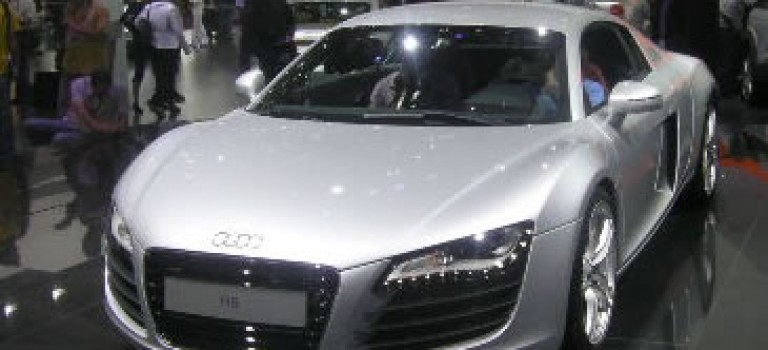 Audi R8 au stand de Sovac pour placer la barre très haut