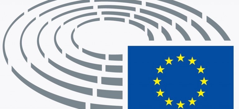 Le parlement UE contraint les constructeurs de PL et VU à une nouvelle réduction de 30% des émissions CO2