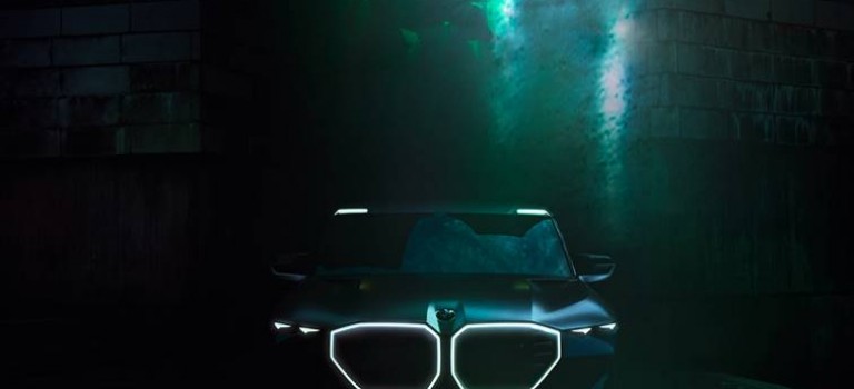 Teaser officiel : la BMW Concept XM pointe son museau en Led