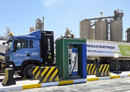 Holcim El-Djazaïr Introduit le Premier Camion 100% Électrique en Algérie