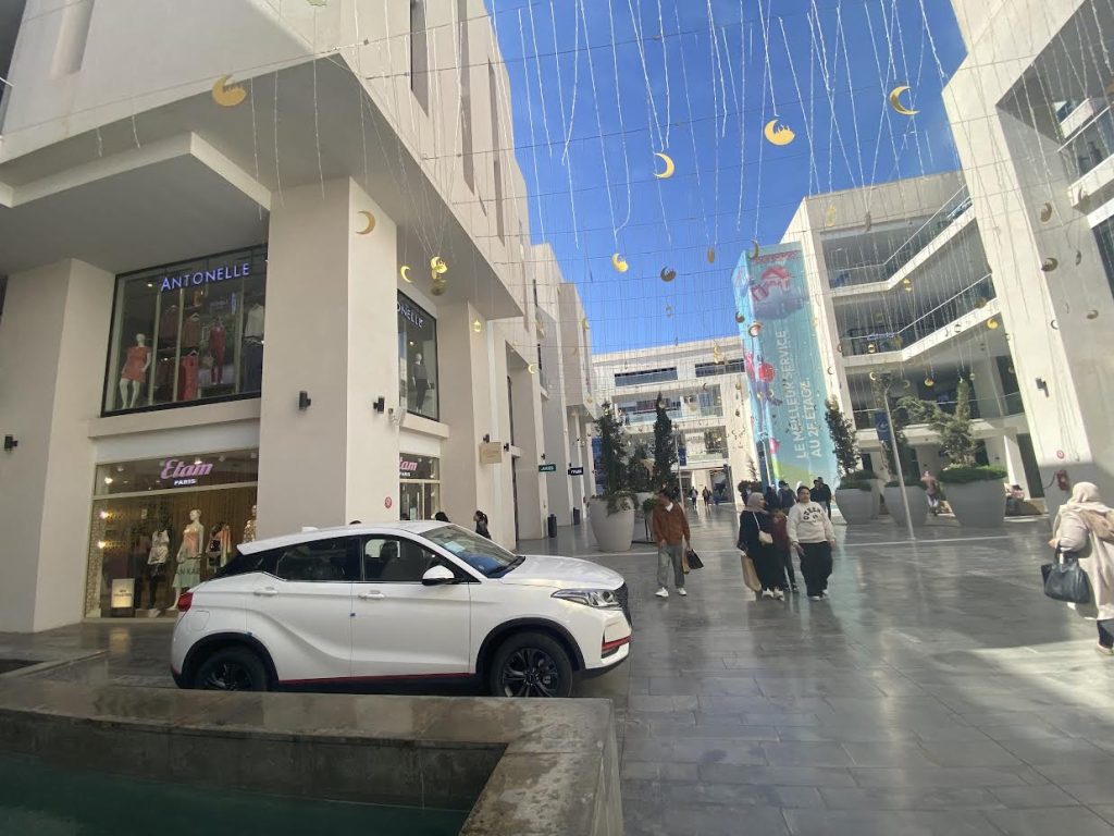 DFSK expose son modele Glory 500 au City Center pendant le Ramadan 1-3 - copie
